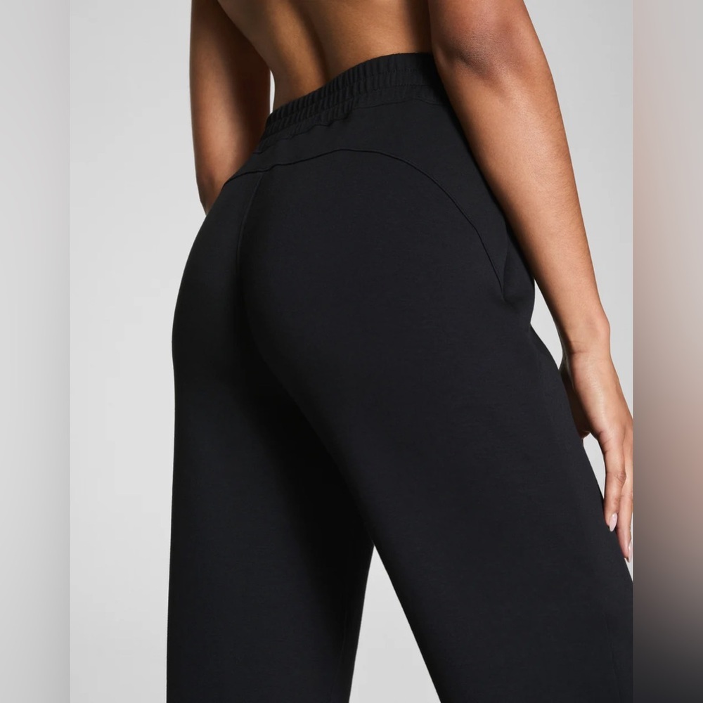 SPANX AirEssentials Slim Straight Pant, Very Black, Size Large - Picture 5 of 10